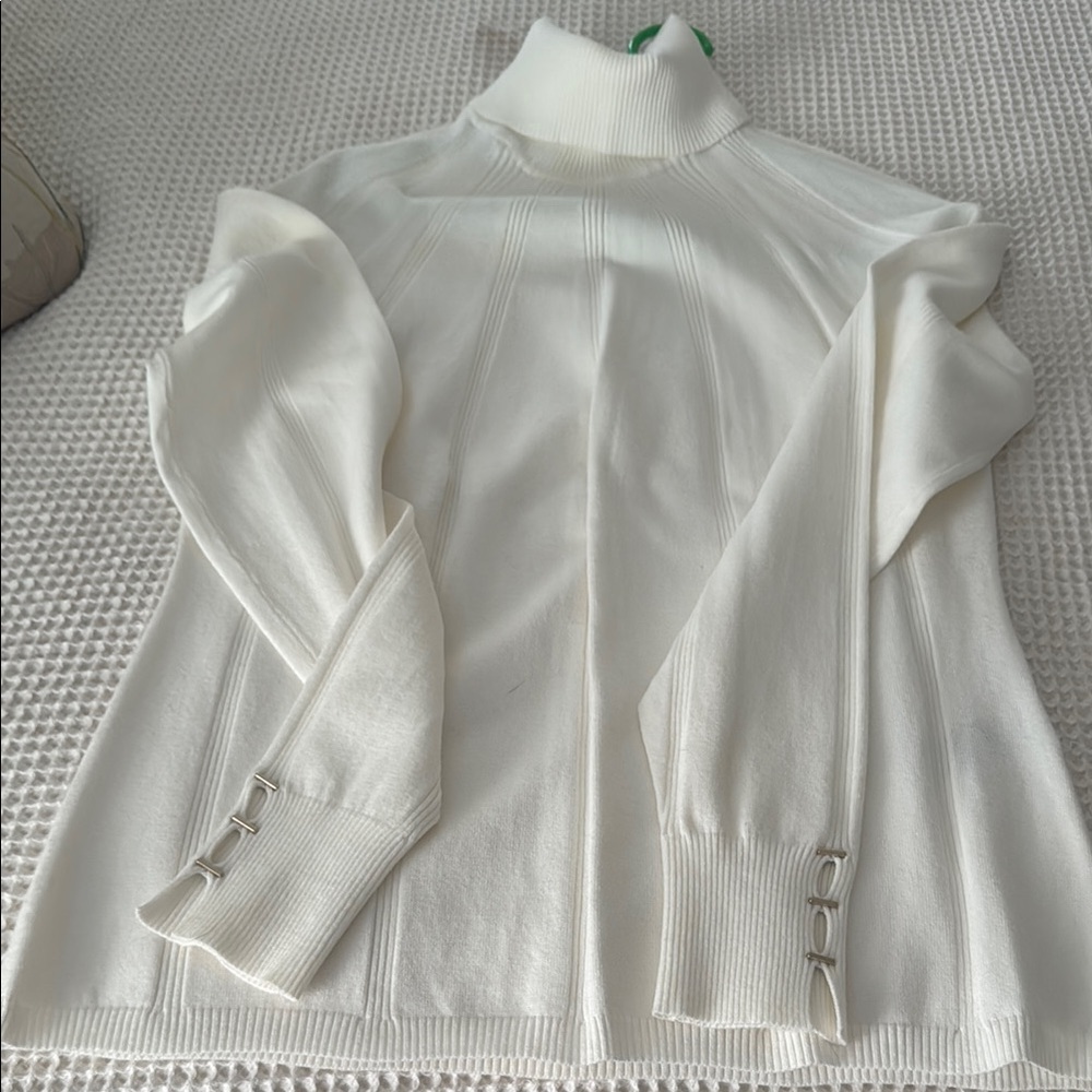 White House Black Market Cream Ribbed Fitted Blouse